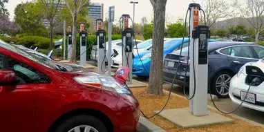 電動汽車充電樁家庭與公共設(shè)施需求分析